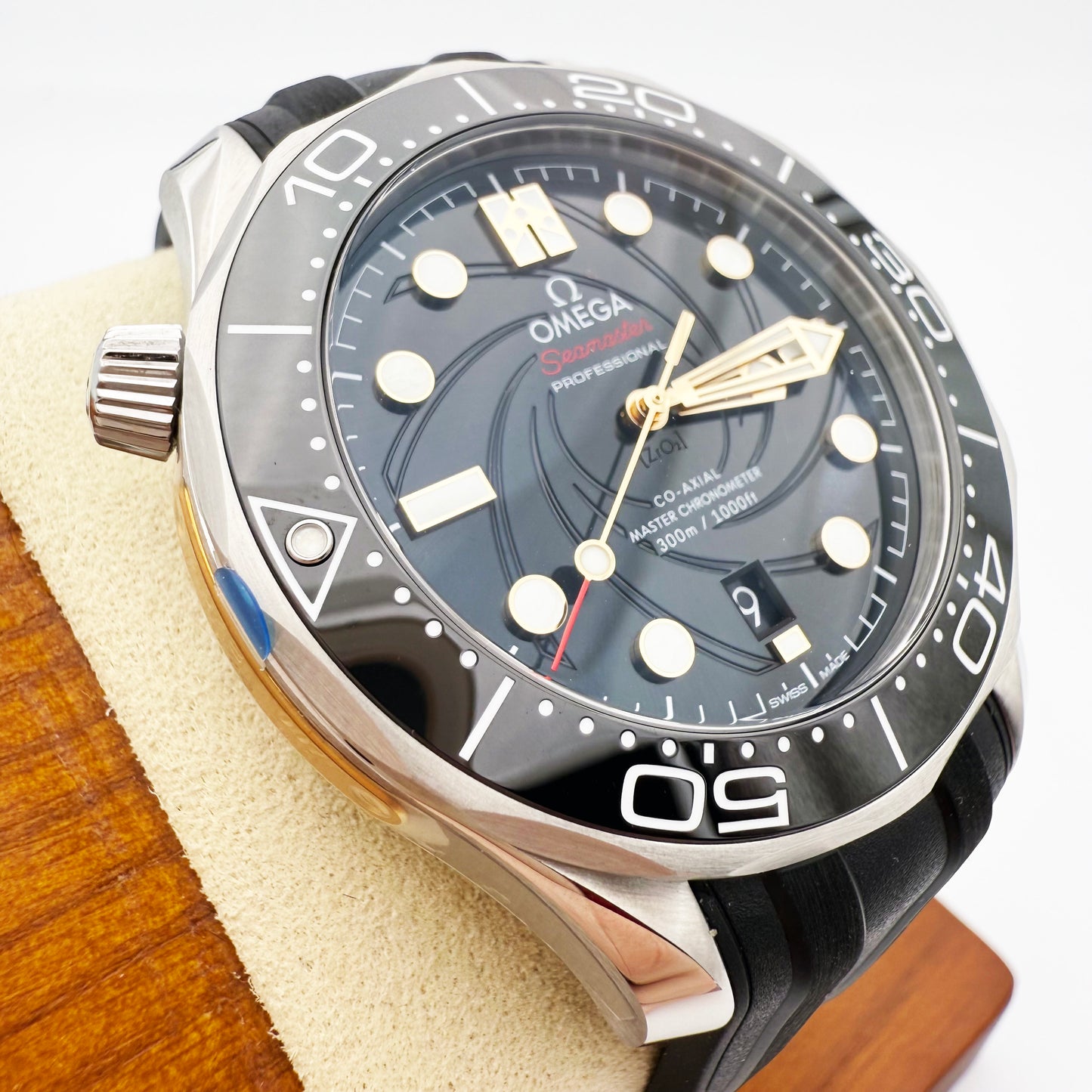 Seamaster Diver 300M LTD James Bond